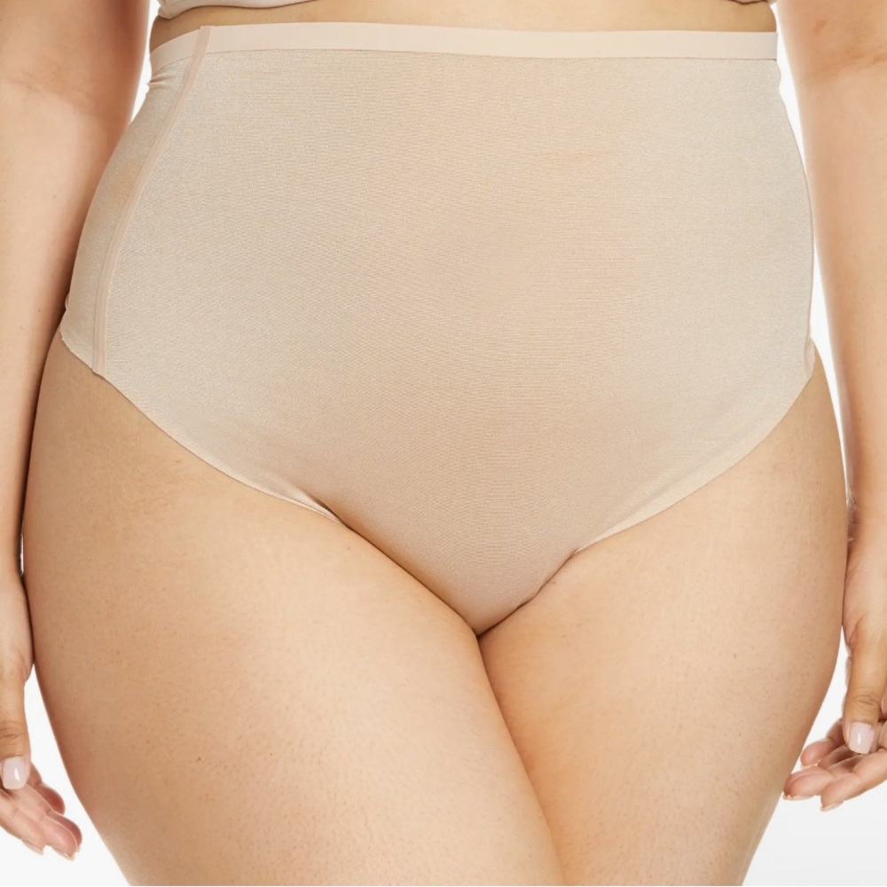 NWT SKIMS Power Mesh High Waisted Thong